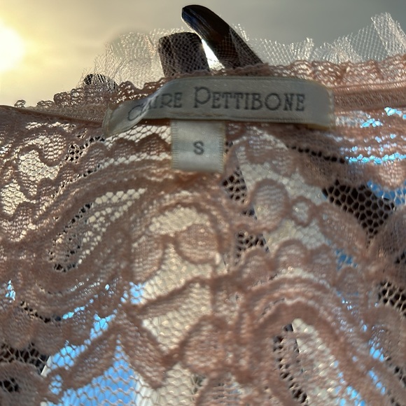 CLAIRE PETTIBONE L’AMOUR RARE VINTAGE LACE GOWN - Picture 3 of 4